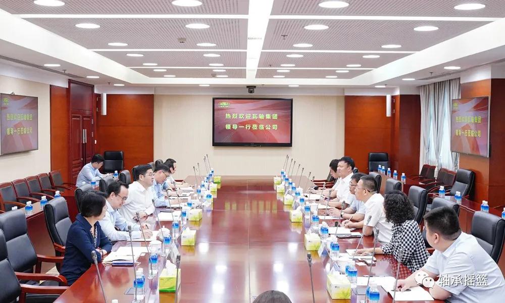 瓦軸集團與振華重工探討深化合作 瓦軸集團與振華重工探討深化合作